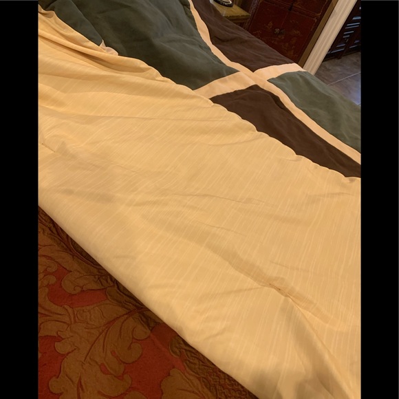 Twin Size Micro-Suede Color-Block Comforter And Pillow Case - Picture 4 of 5